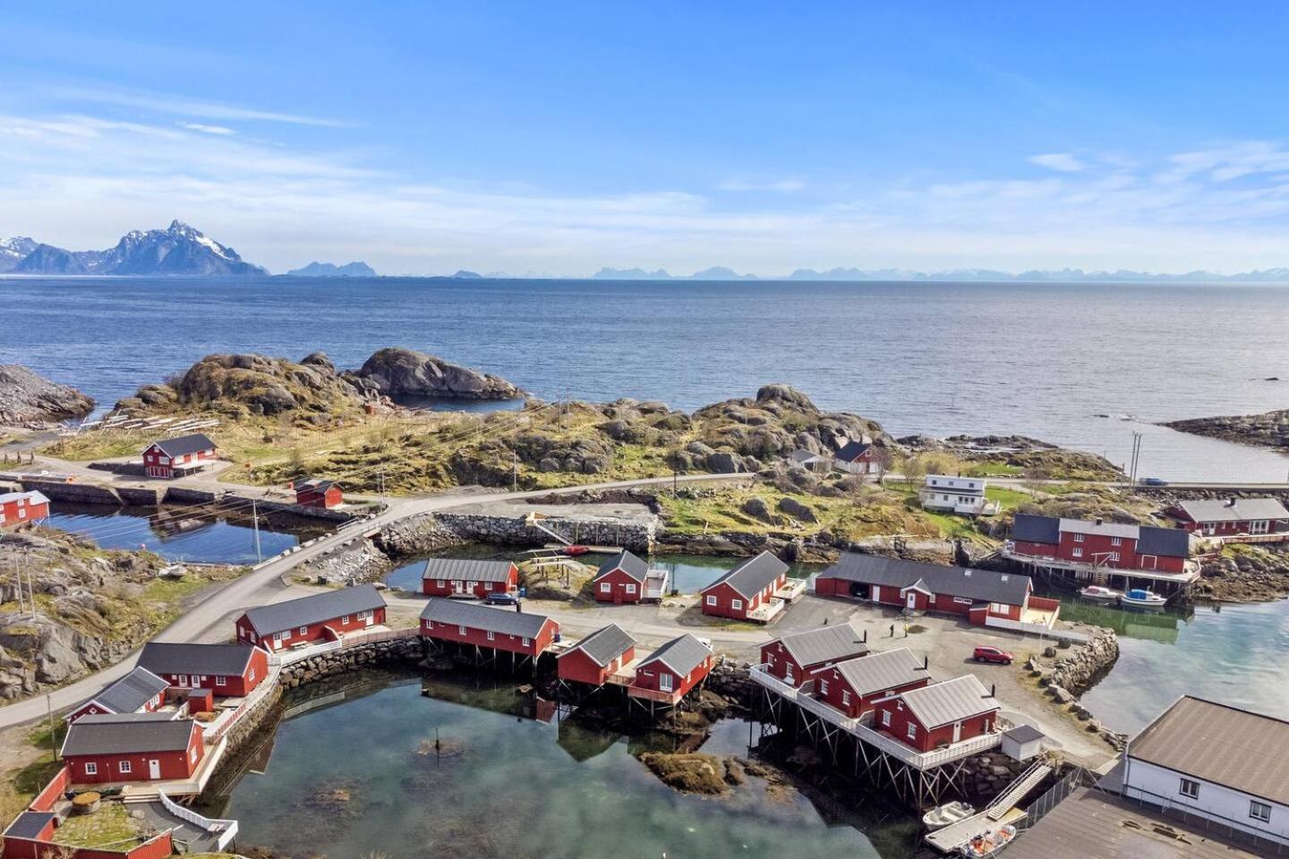 Authentic Lofoten Rorbu Stamsund Bagian luar foto